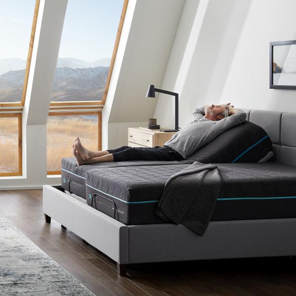 Peak 14" CoolSync™ Hybrid Mattress + HyperChill™ Cover