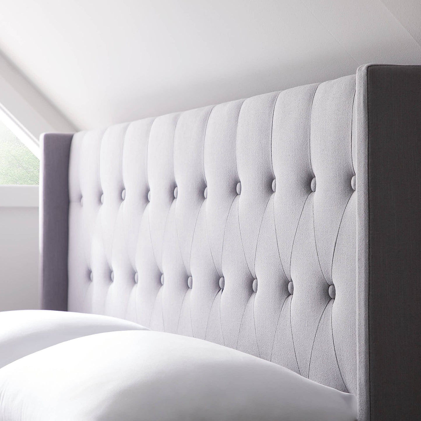 Wren Upholstered Bed